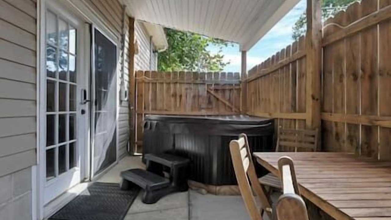 Photo of Patio Balcony in Ray