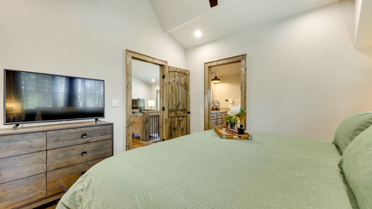 Photo of Bedroom in Glenville