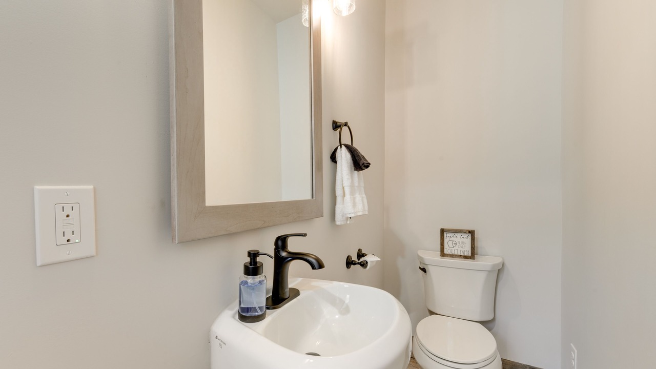 Photo of Bathroom in Glenville