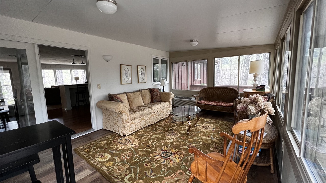 Photo of Livingroom in Salem