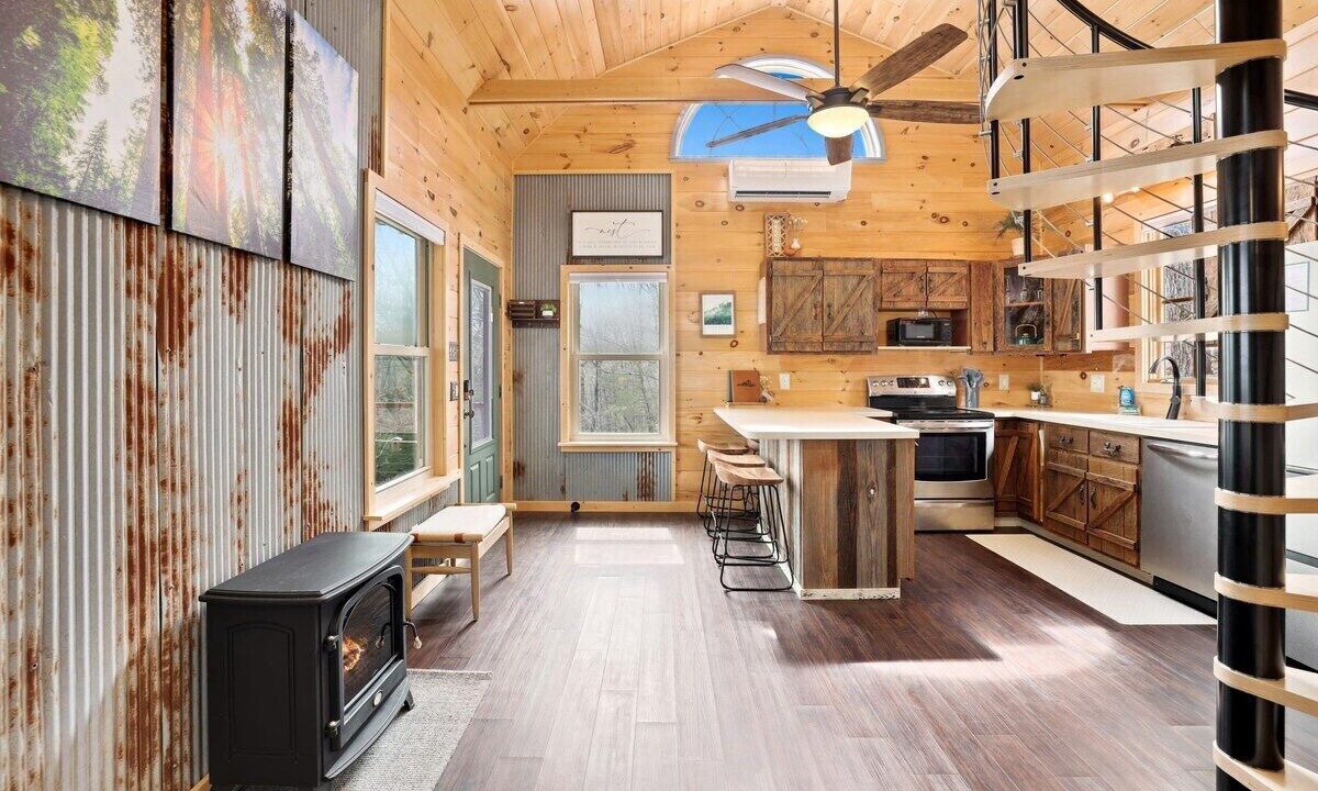 Photo of Livingroom in West Fork