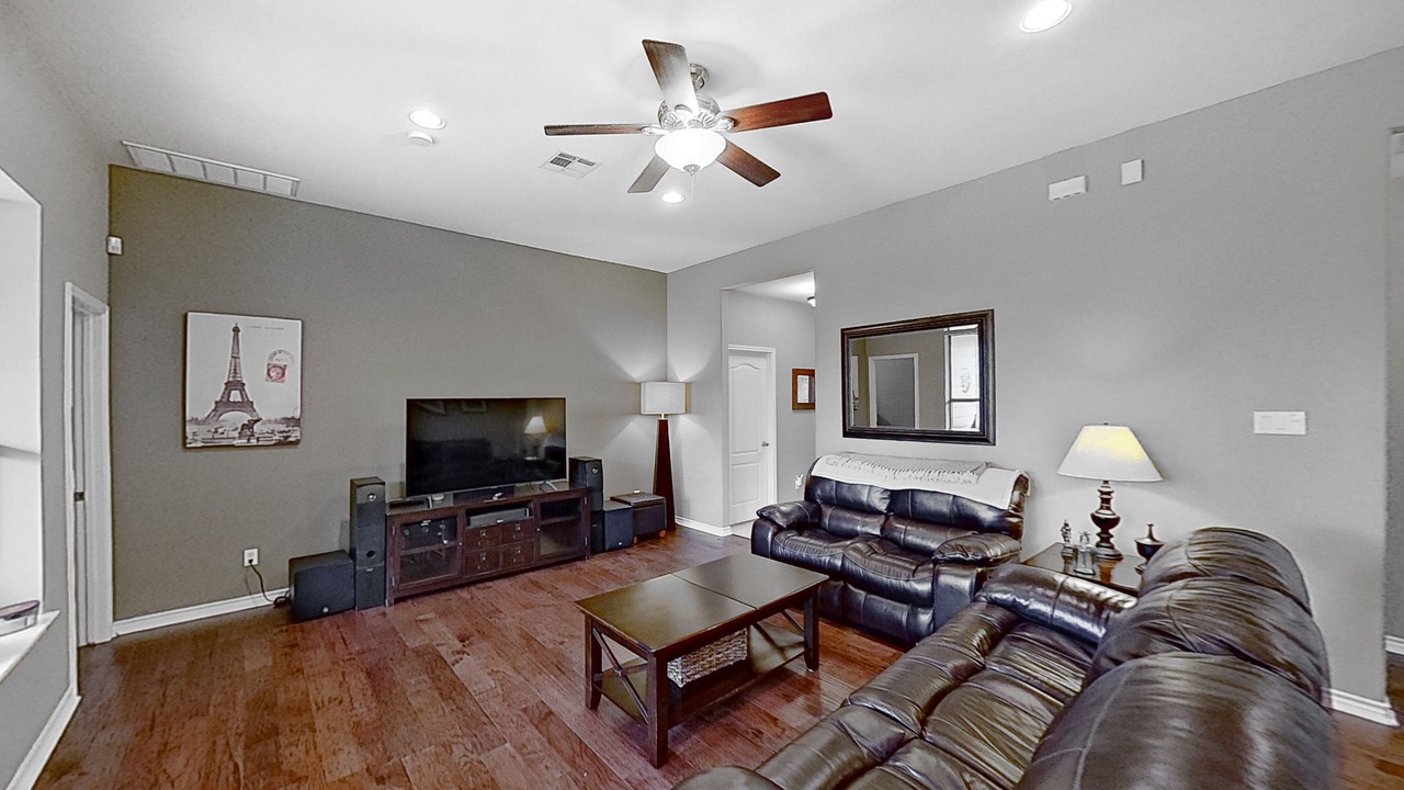 Photo of Livingroom in Apache Shores