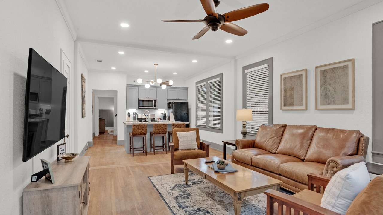 Photo of Livingroom in Highland Historic District