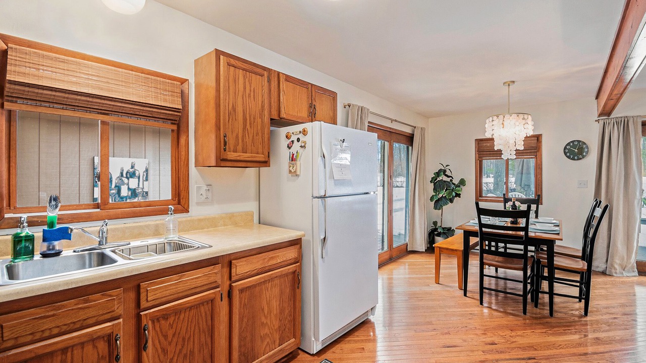 Photo of Kitchen in Higgins Lake