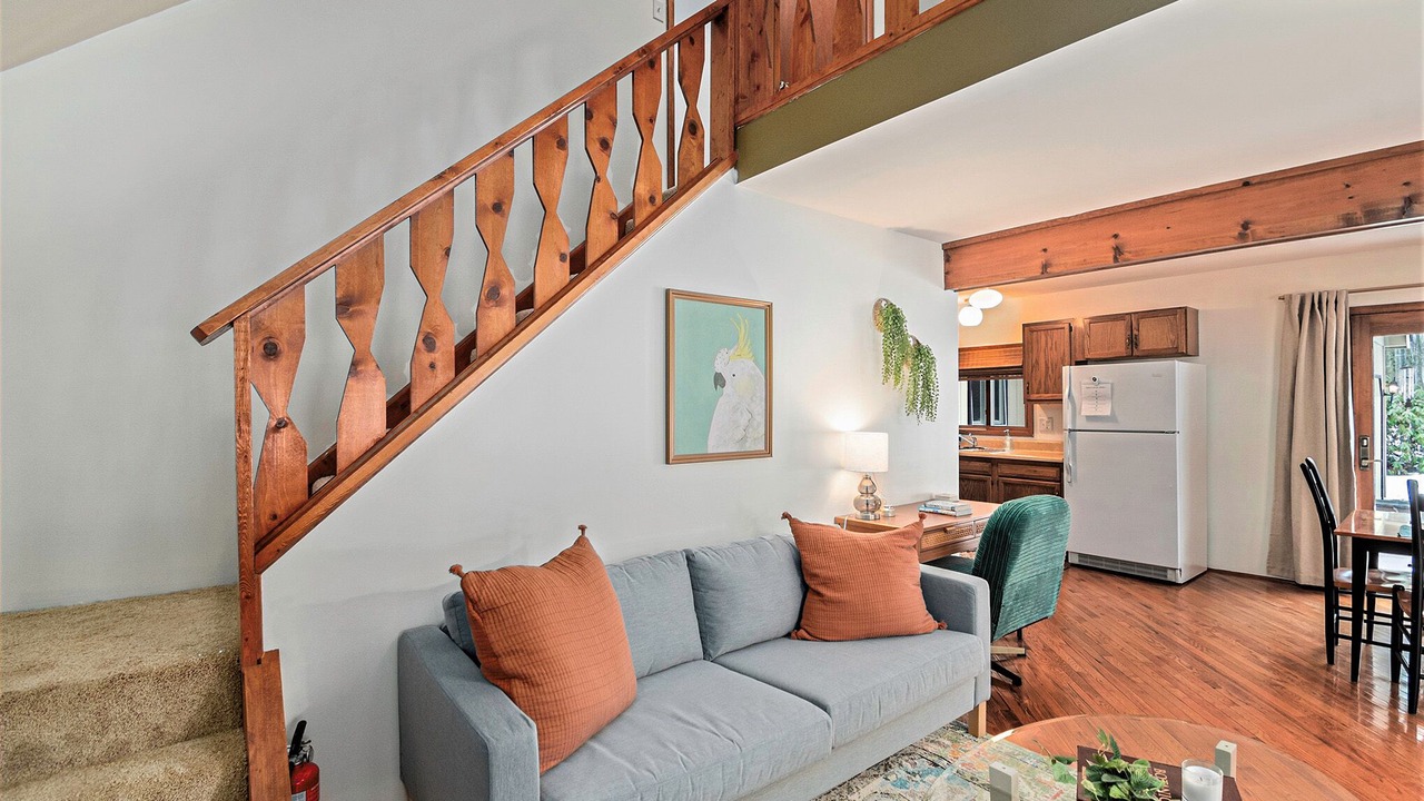 Photo of Livingroom in Higgins Lake