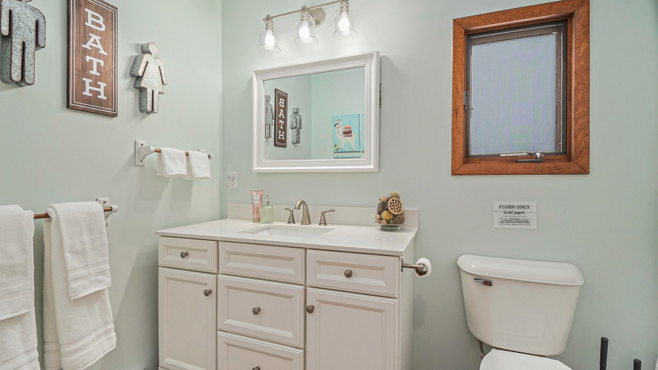Photo of Bathroom in Higgins Lake