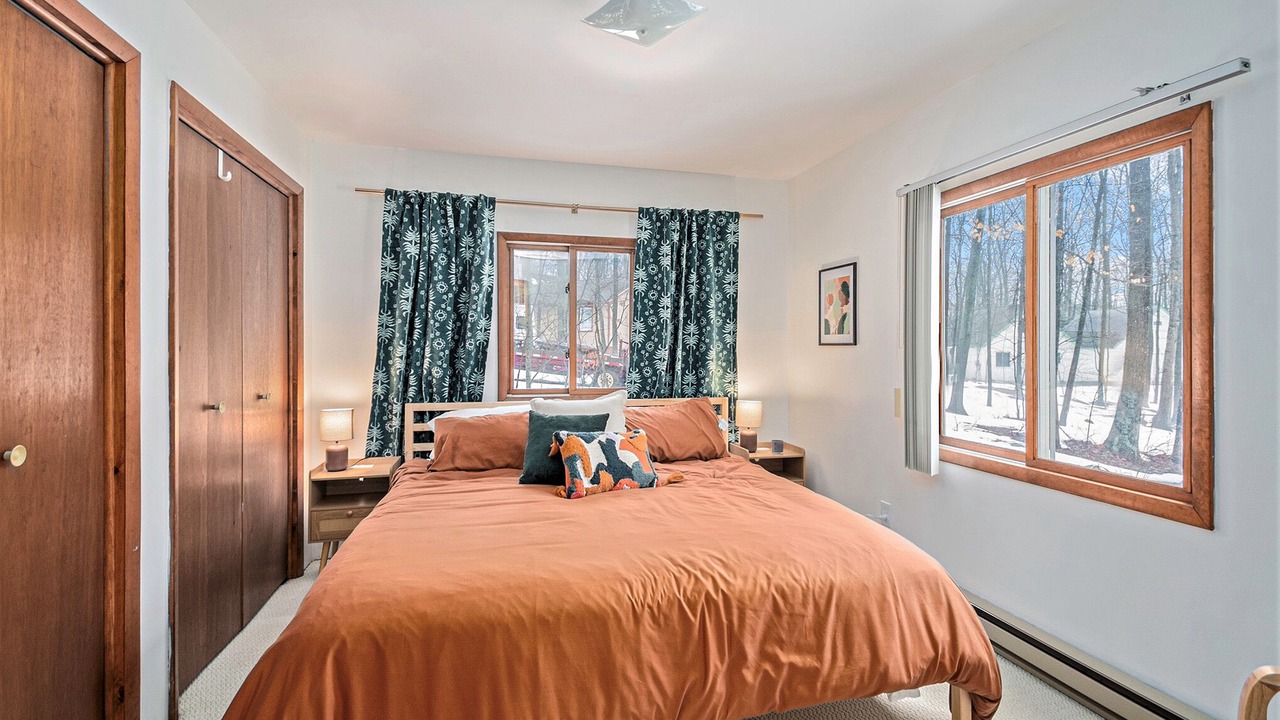 Photo of Bedroom in Higgins Lake