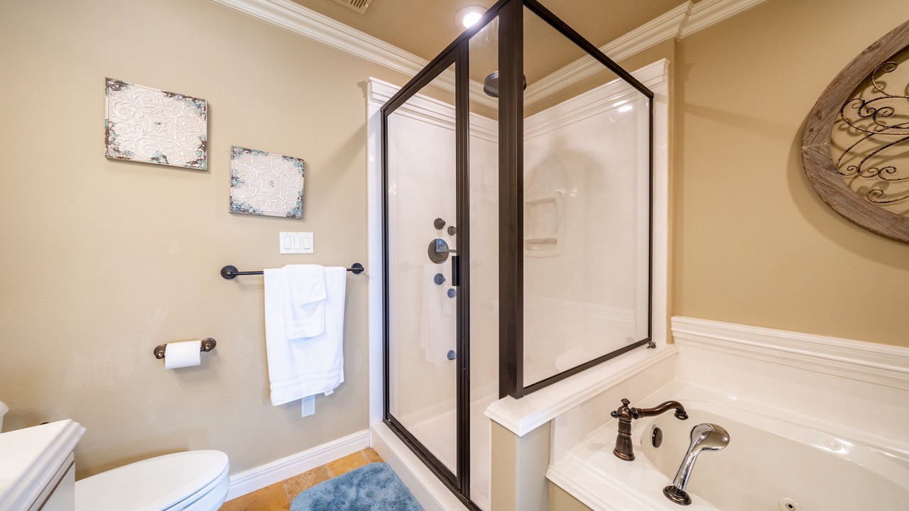 Photo of Bathroom in Lake Hamilton