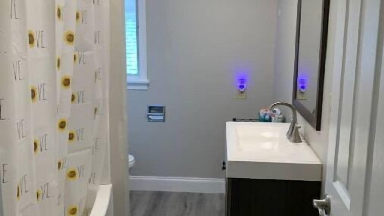 Photo of Bathroom in Niagara Falls