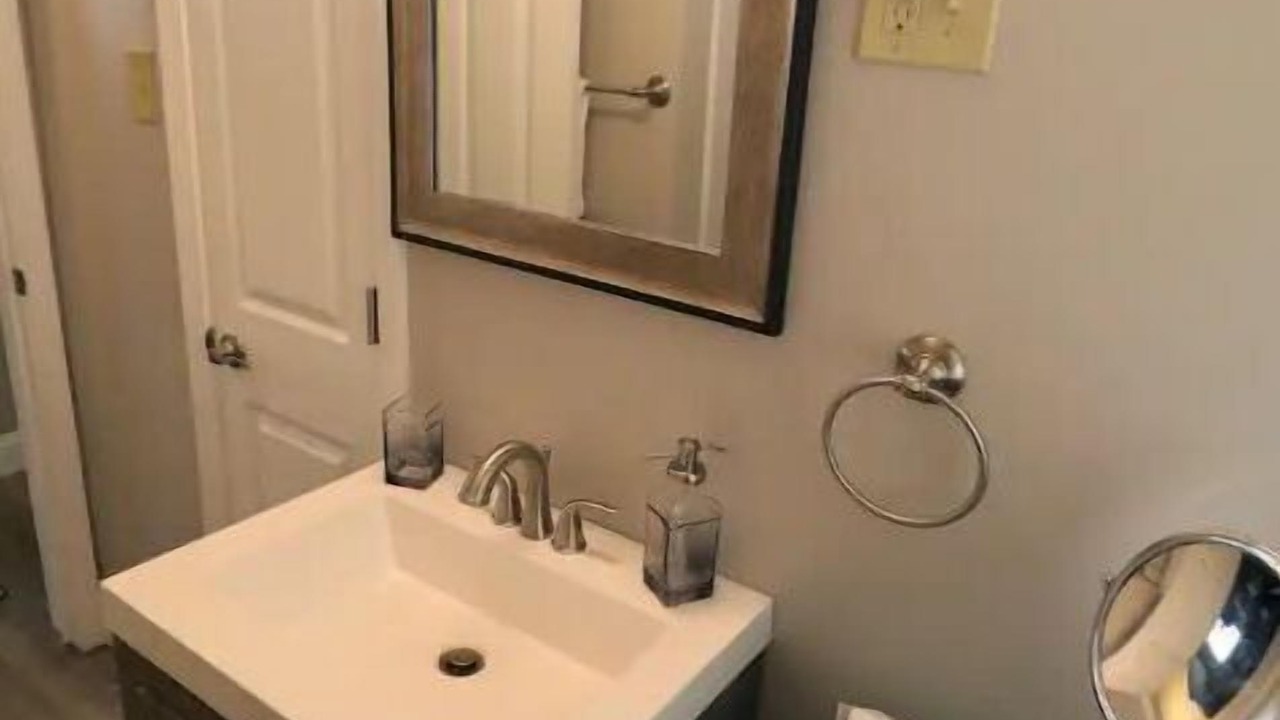 Photo of Bathroom in Niagara Falls