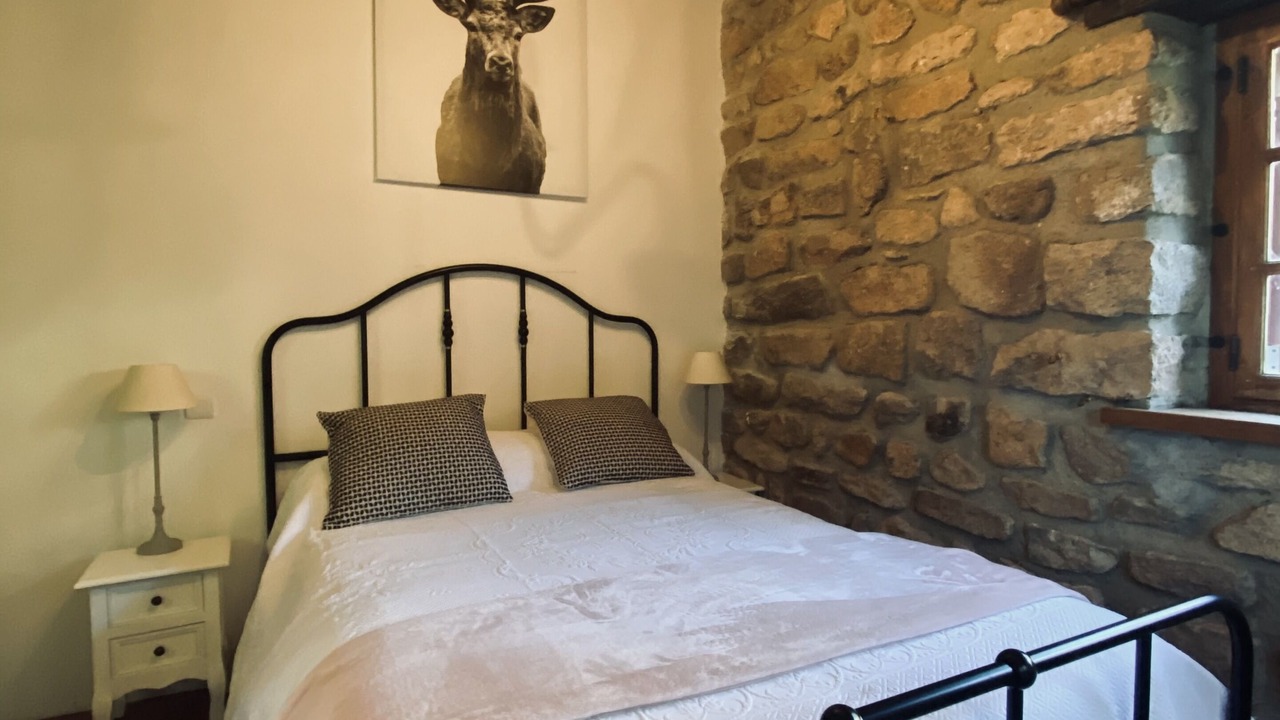 Photo of Bedroom in Quarre-les-Tombes