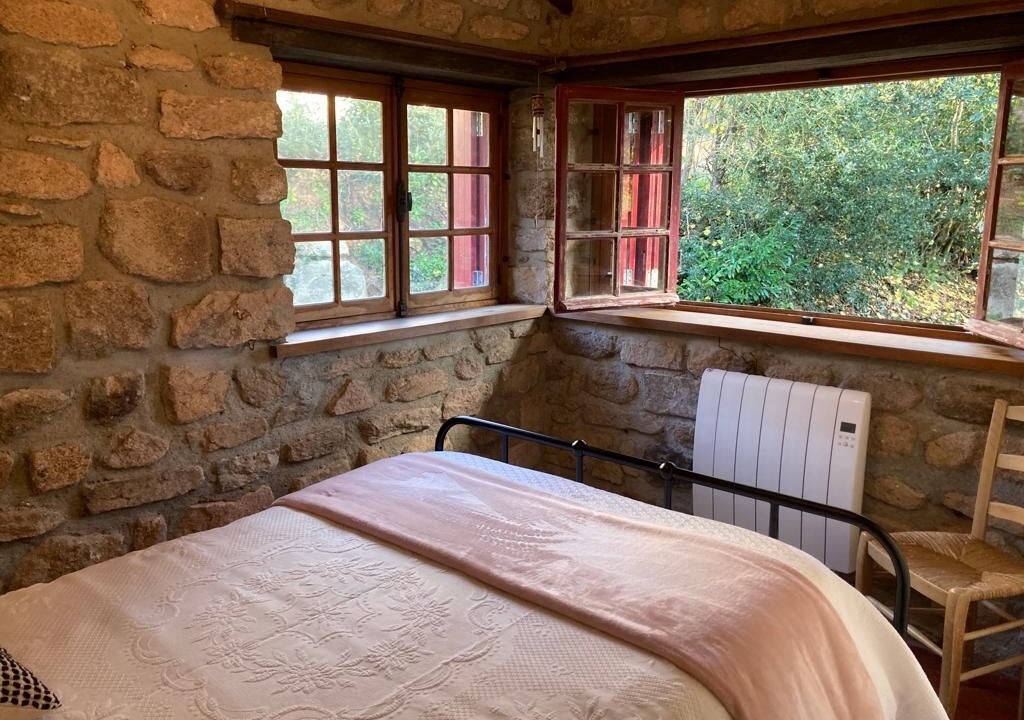Photo of Bedroom in Quarre-les-Tombes