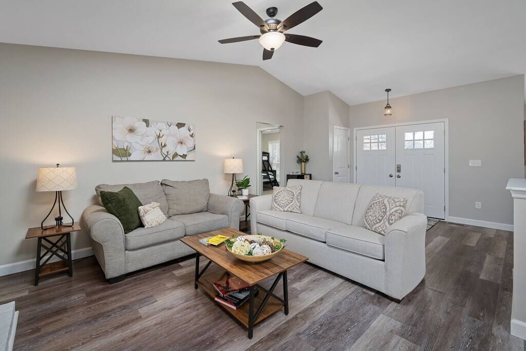 Photo of Livingroom in St. Peters