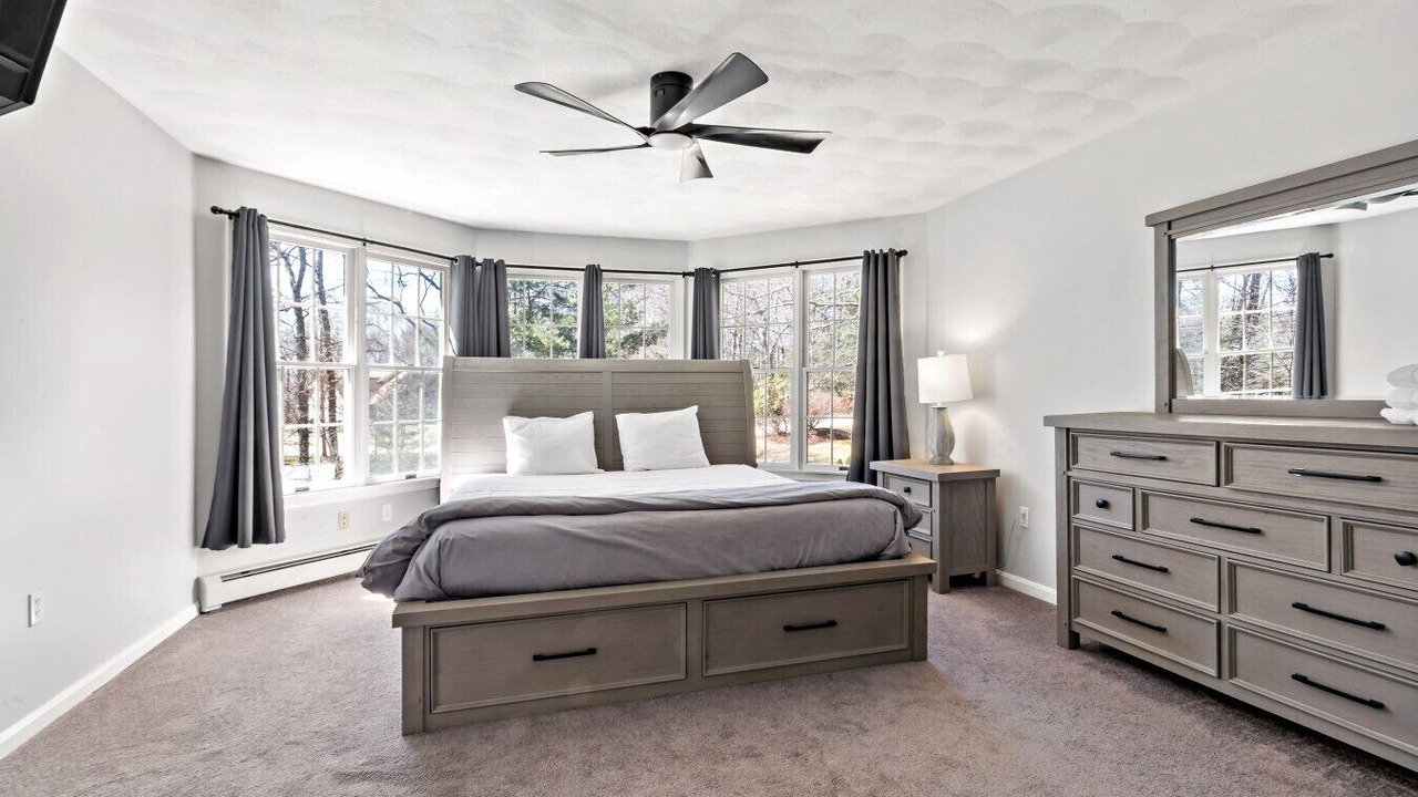 Photo of Bedroom in Saunderstown