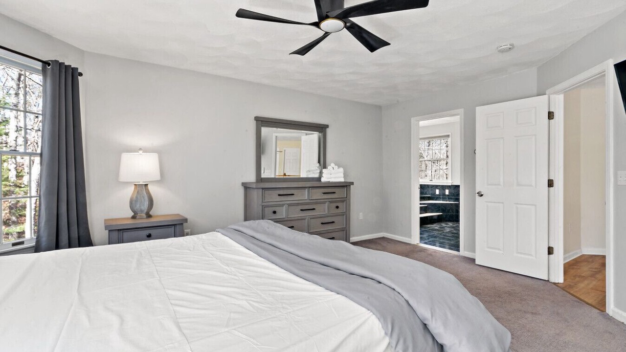 Photo of Bedroom in Saunderstown