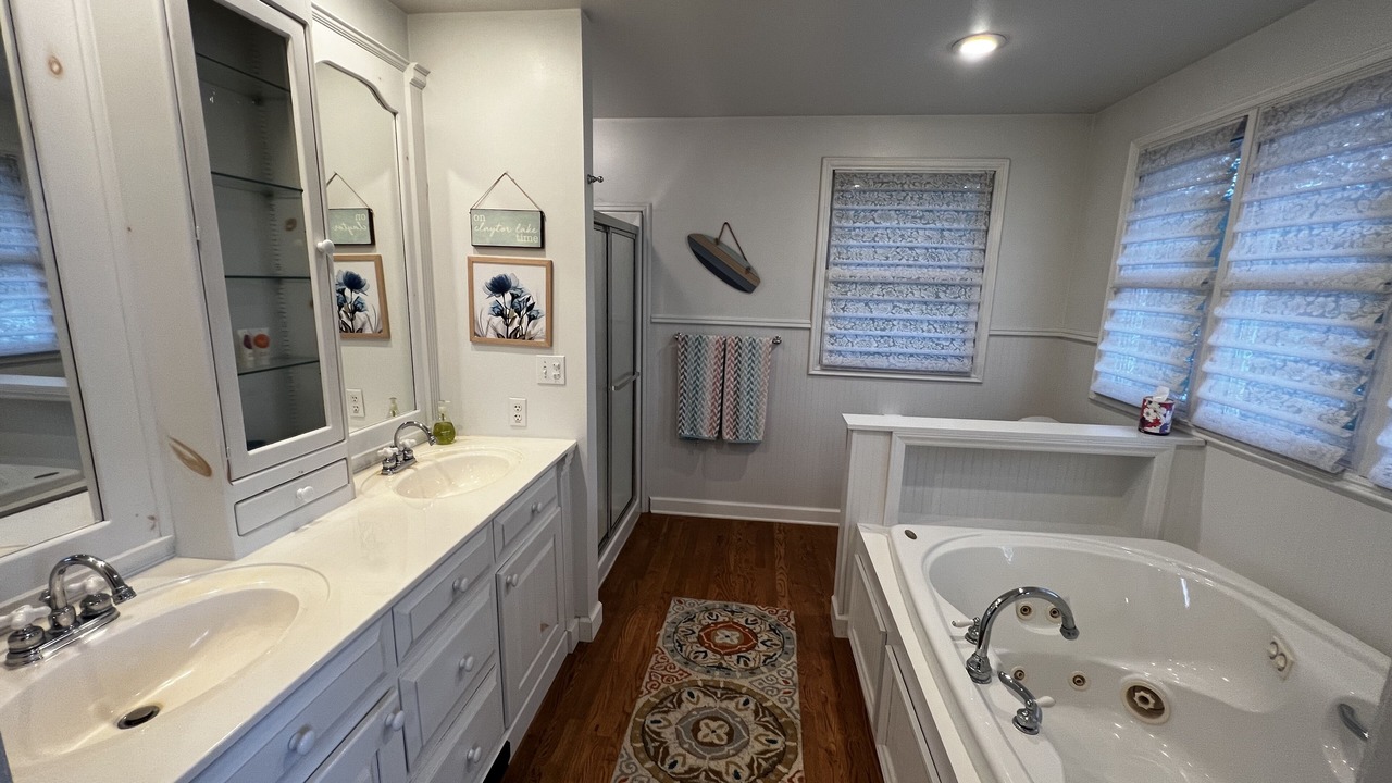 Photo of Bathroom in Hiwassee