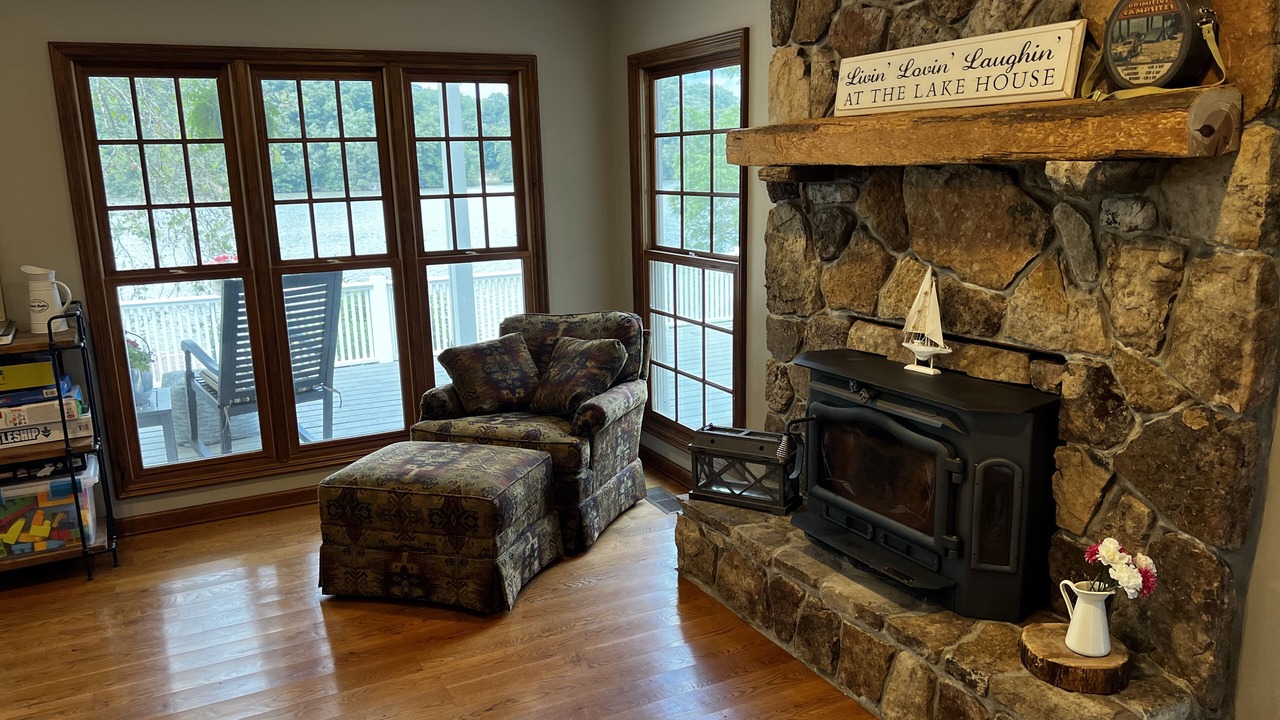 Photo of Livingroom in Hiwassee
