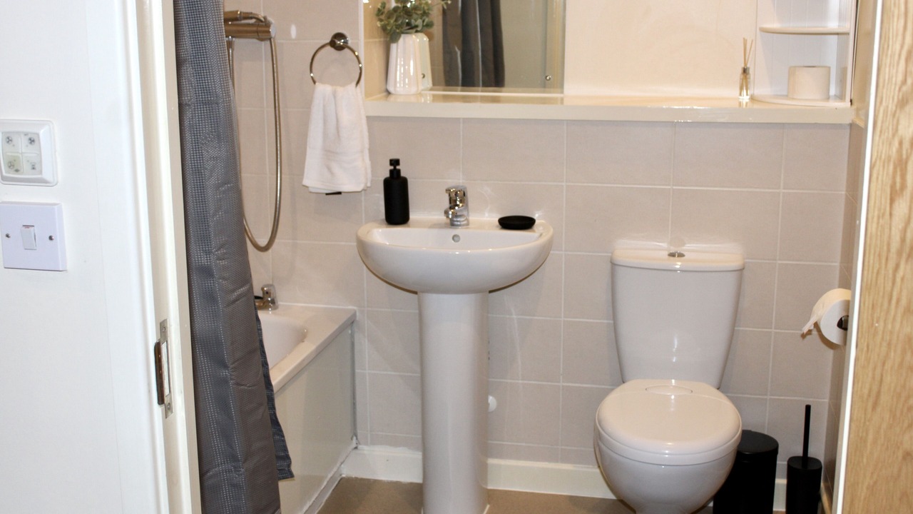 Photo of Bathroom in Upper Edmonton