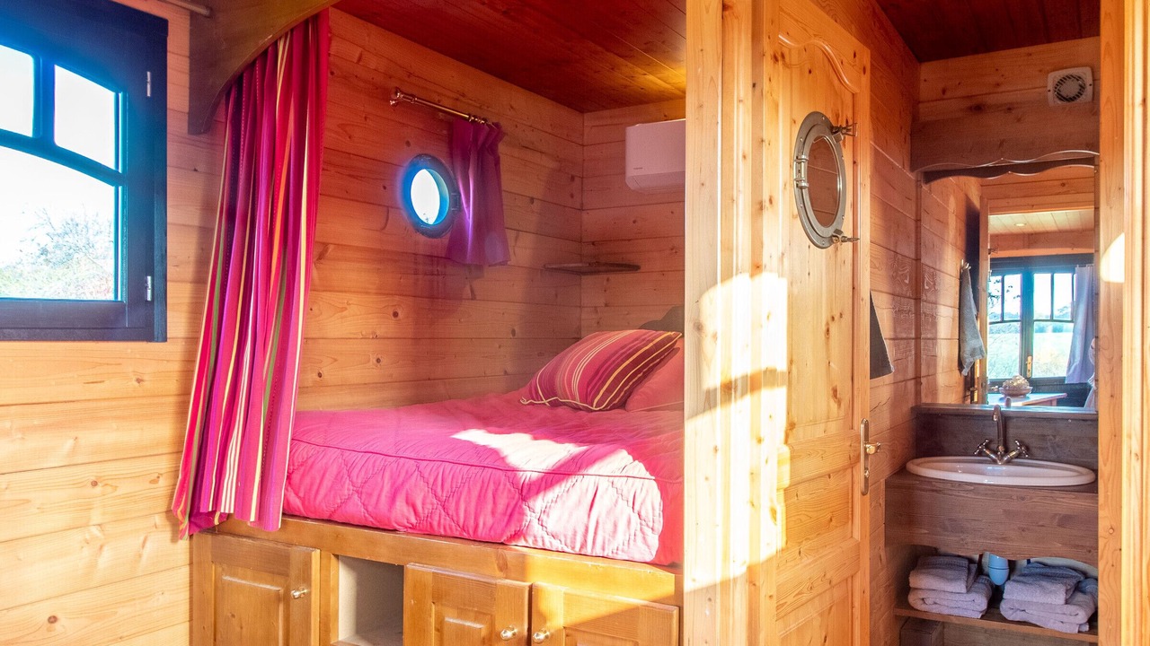 Photo of Bedroom in Saint-Hilaire-du-Bois