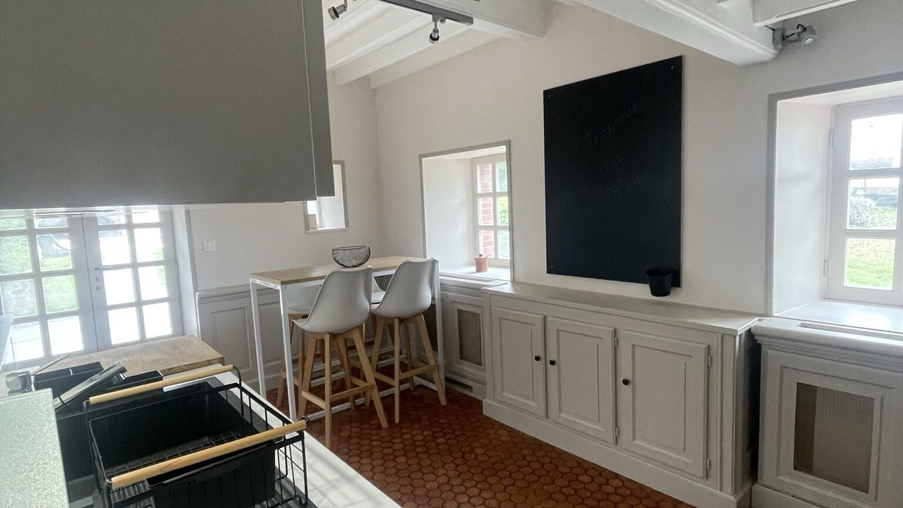 Photo of Others in Sens