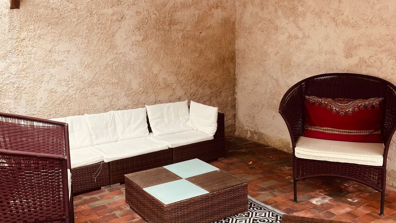 Photo of Others in Sens