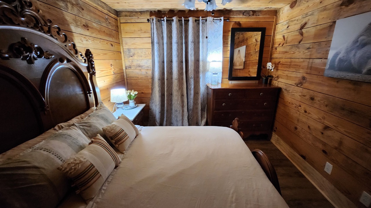 Photo of Bedroom in Guntersville