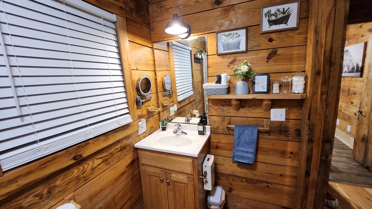 Photo of Bathroom in Guntersville
