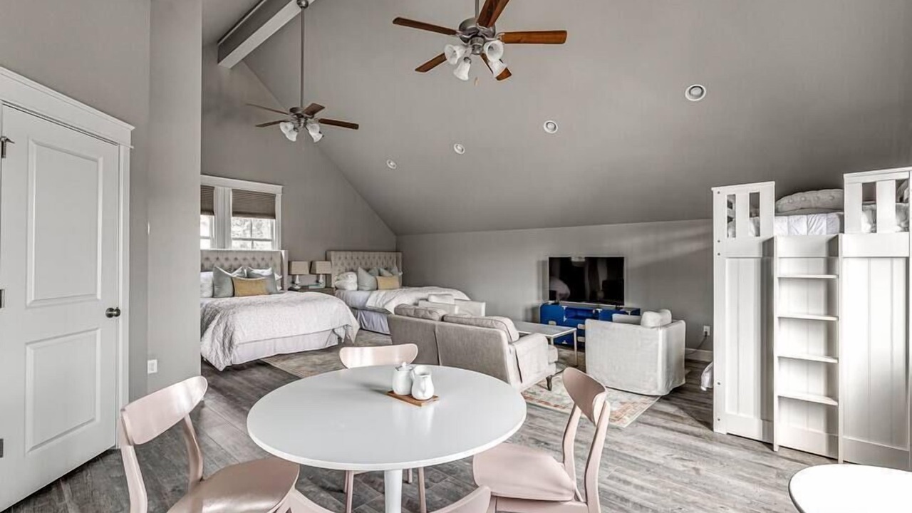 Photo of Bedroom in Carlton Landing