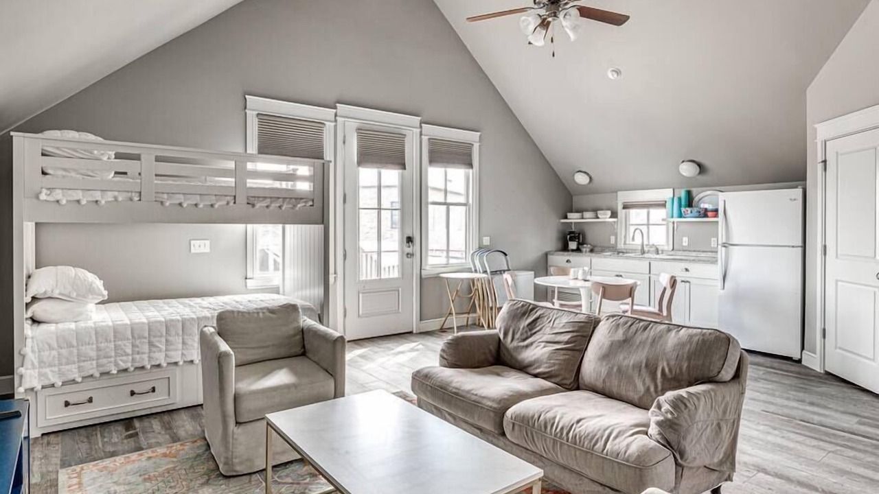Photo of Livingroom in Carlton Landing