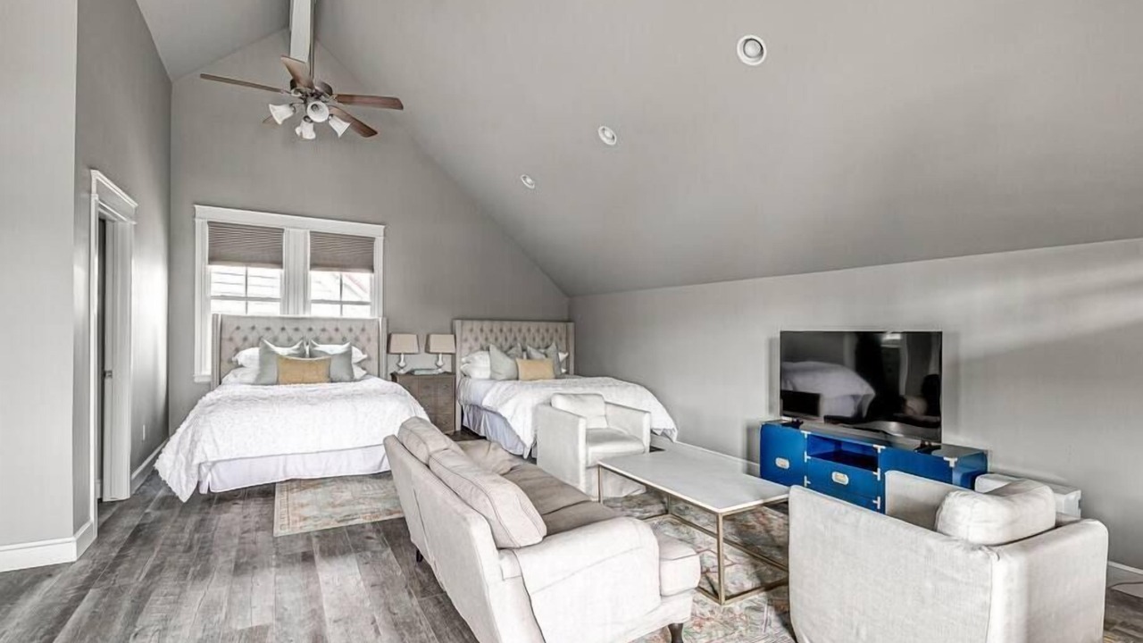 Photo of Bedroom in Carlton Landing