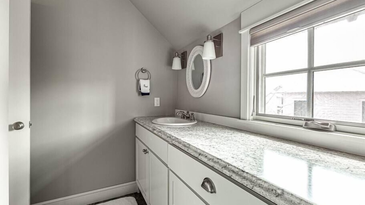 Photo of Bathroom in Carlton Landing