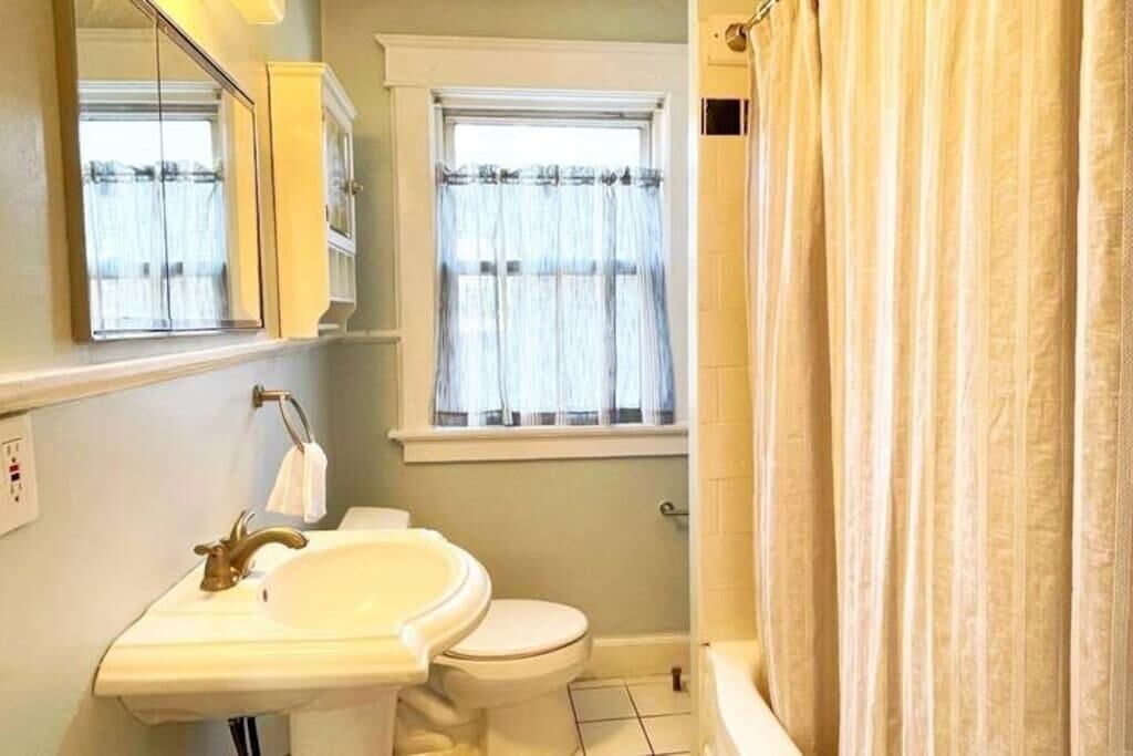 Photo of Bathroom in Cove - East Side - Shippan