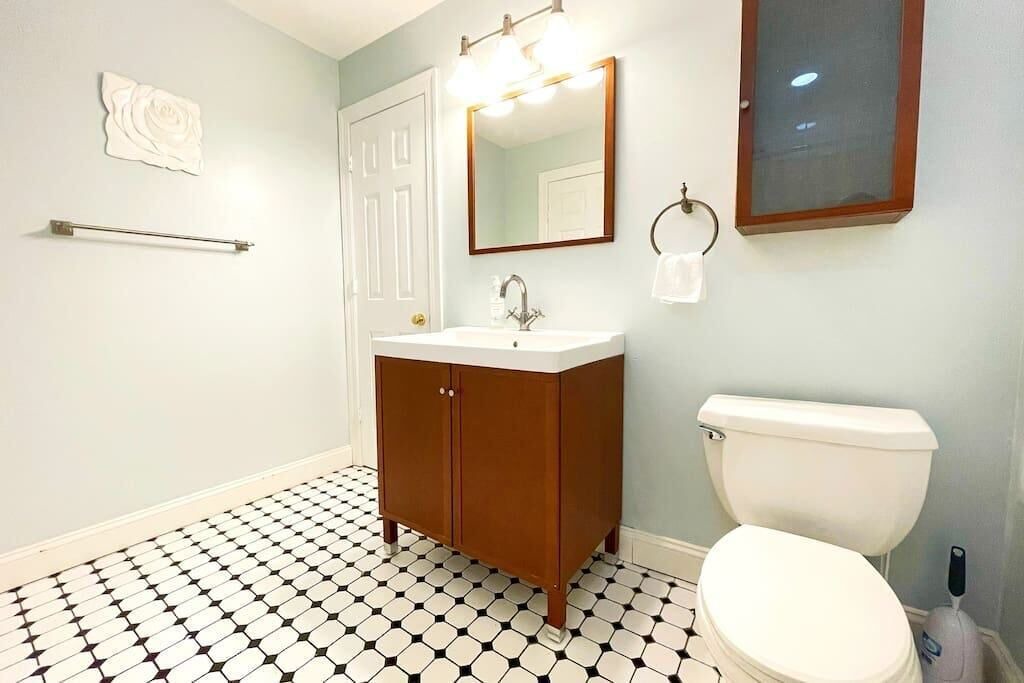 Photo of Bathroom in Cove - East Side - Shippan