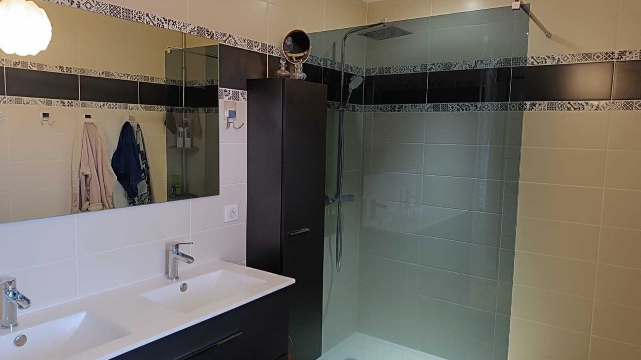 Photo of Bathroom in Talmont-Saint-Hilaire