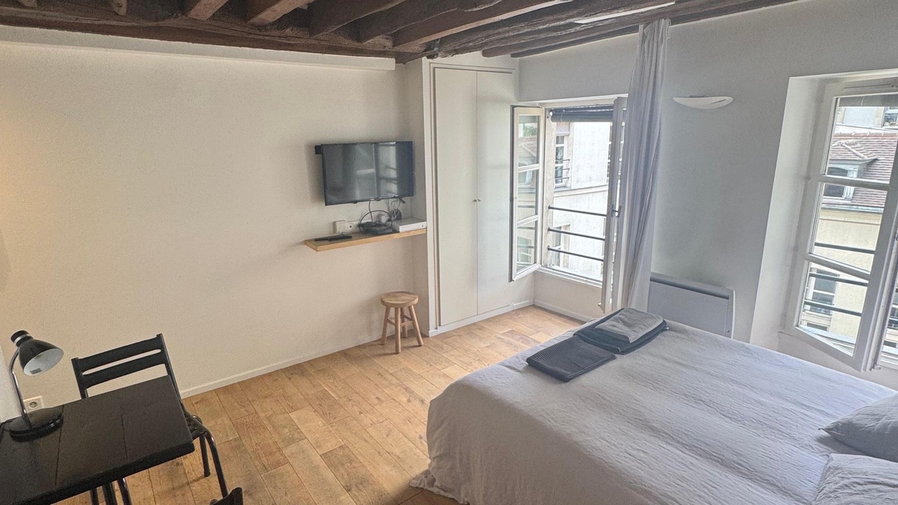 Photo of Bedroom in Marais