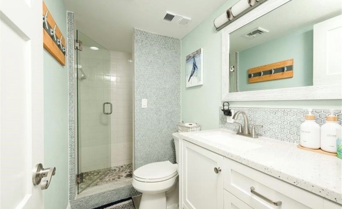 Photo of Bathroom in Light House Shores
