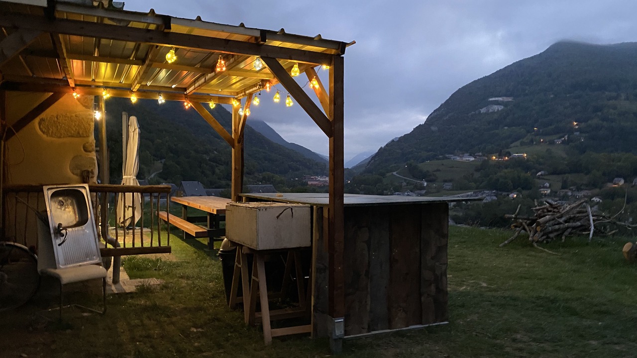 Photo of Outdoor in Sarrancolin
