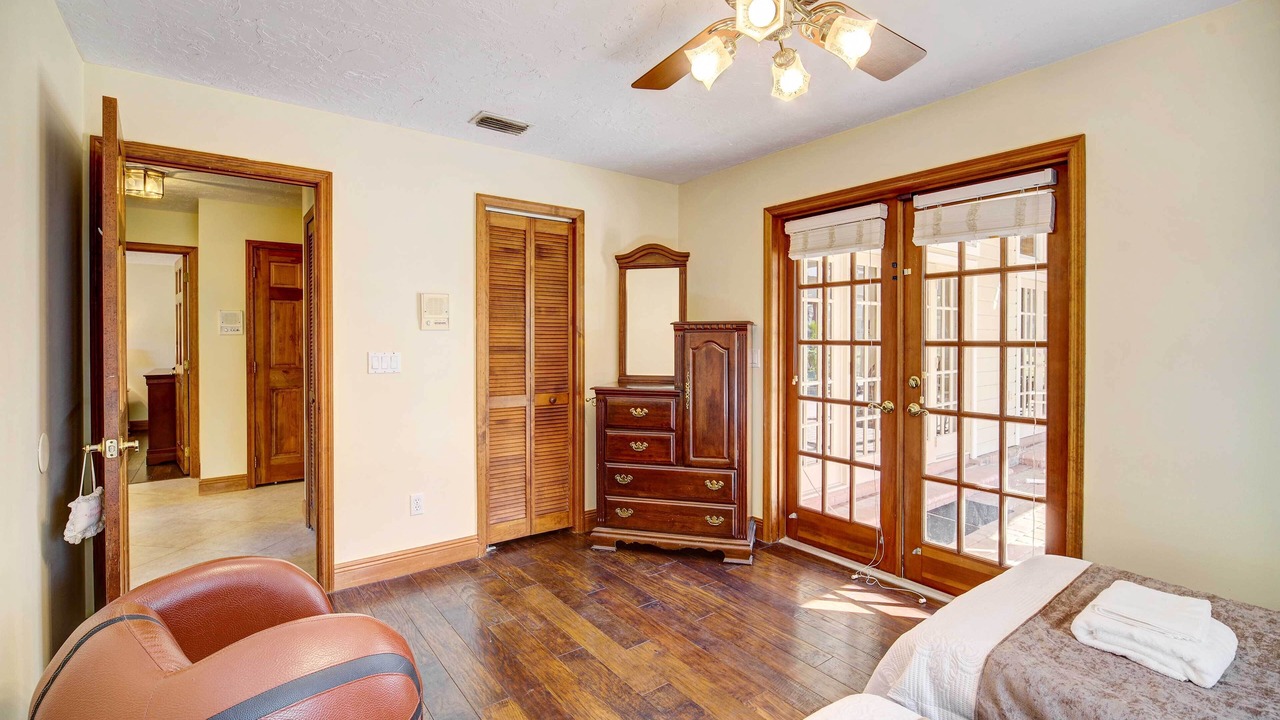 Photo of Bedroom in Tropic