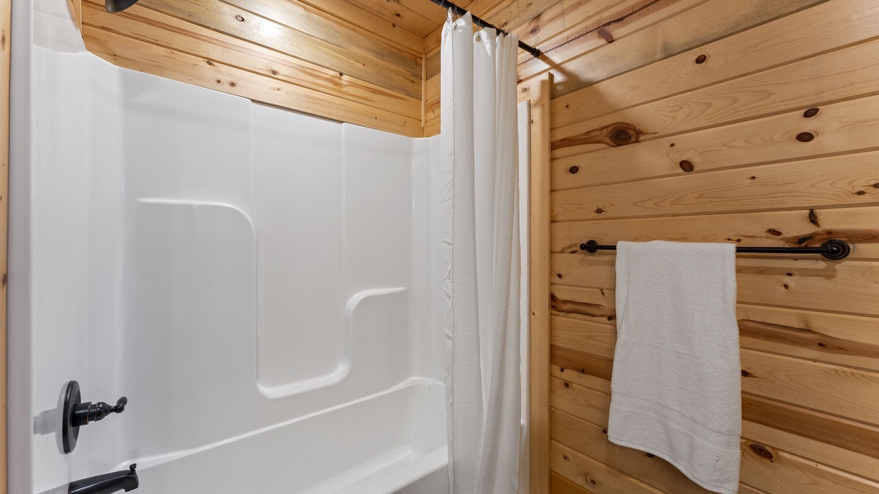 Photo of Bathroom in Jasper