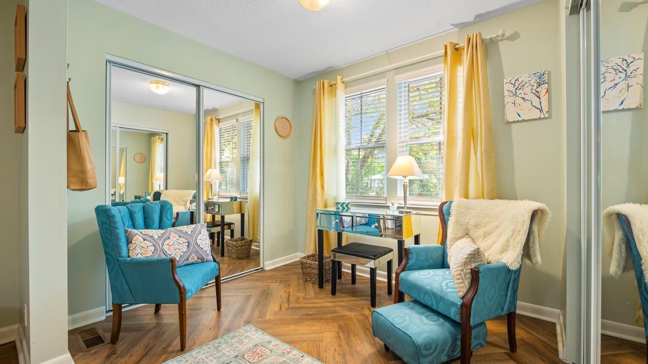 Photo of Others in Saint Simons Heights