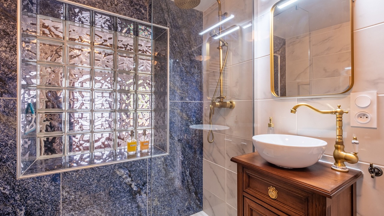 Photo of Bathroom in Amboise