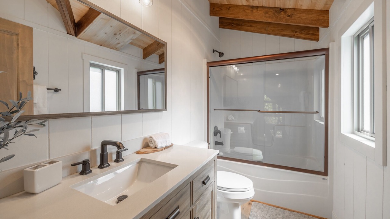 Photo of Bathroom in Innsbrook