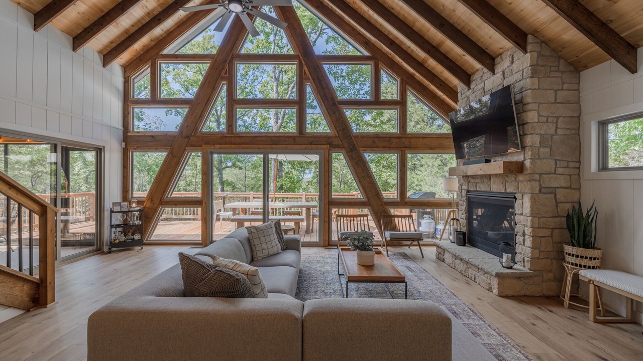 Photo of Livingroom in Innsbrook