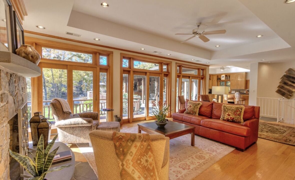 Photo of Livingroom in Killingworth