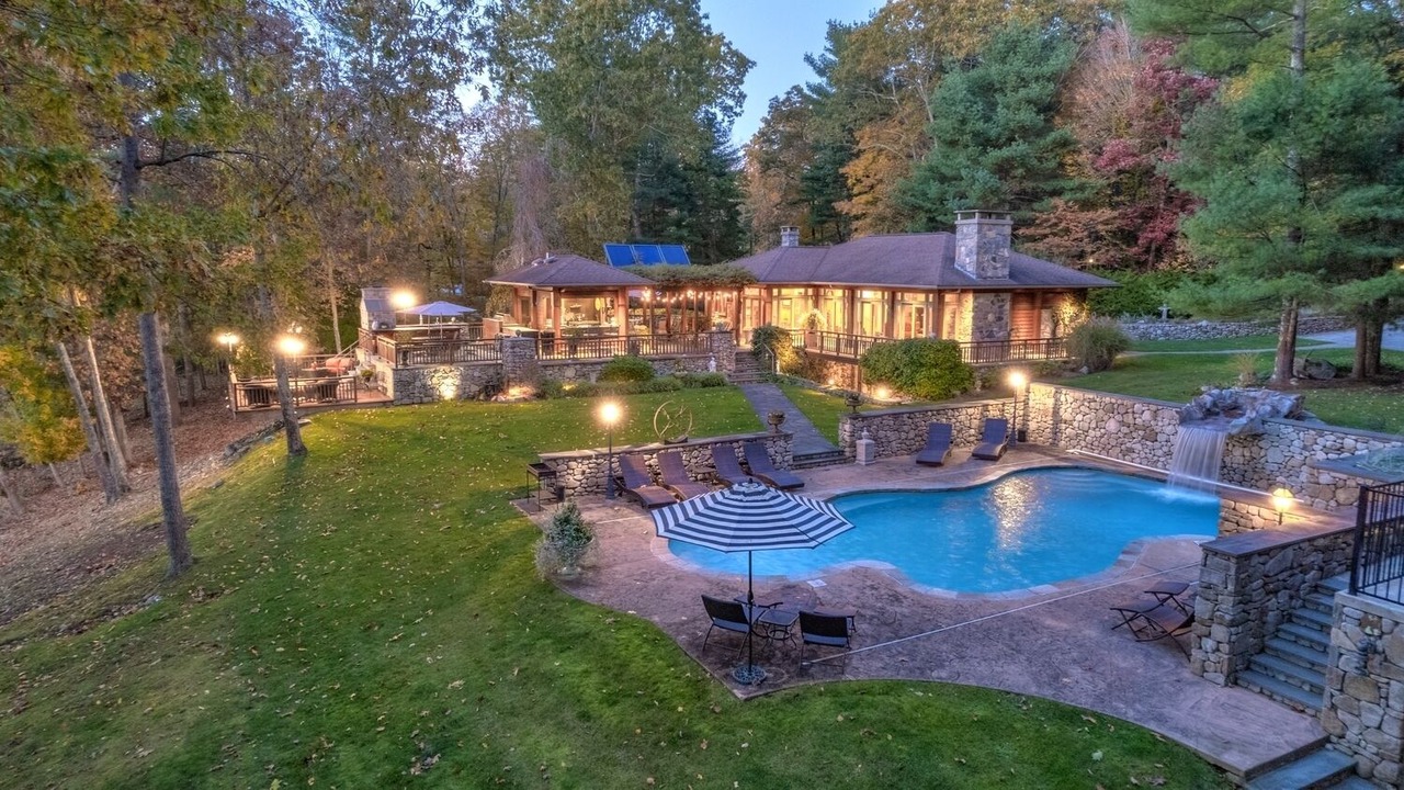 Photo of Outdoor in Killingworth