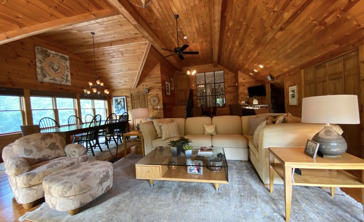 Photo of Livingroom in Killingworth