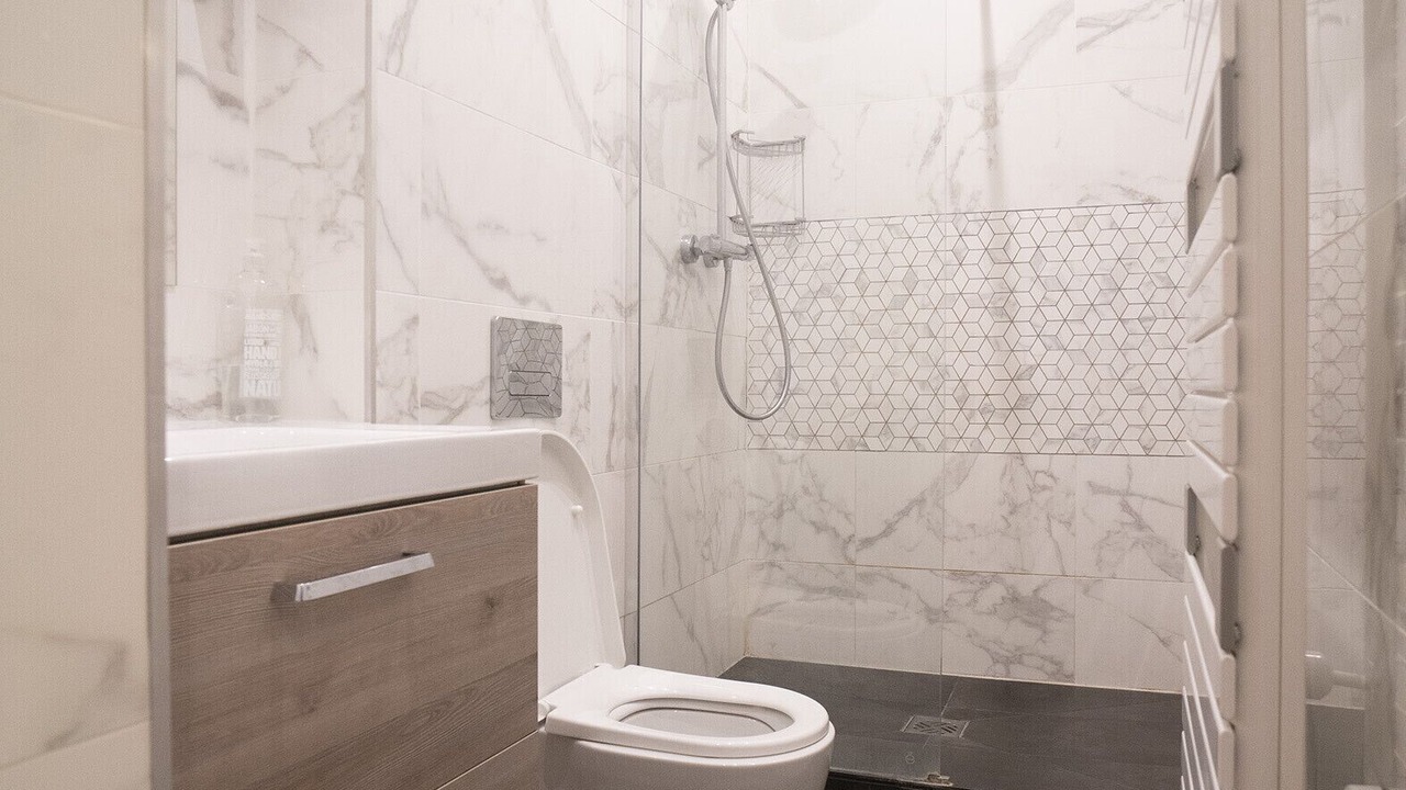 Photo of Bathroom in Quartier des Grandes-Carrieres