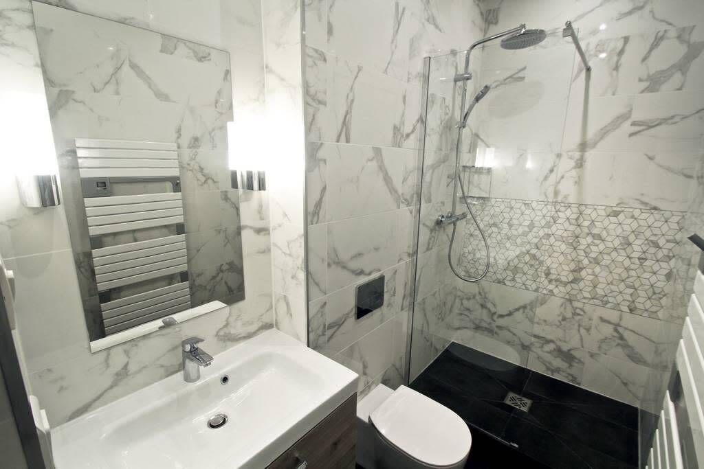 Photo of Bathroom in Quartier des Grandes-Carrieres