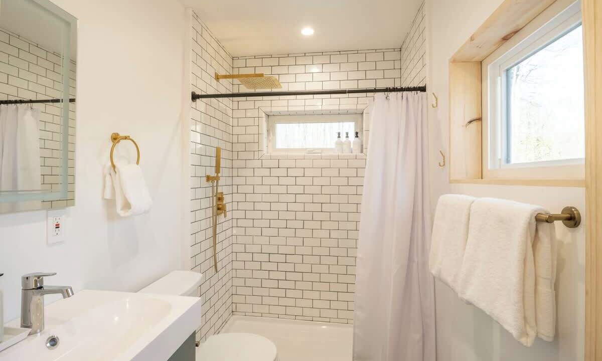 Photo of Bathroom in Roscoe