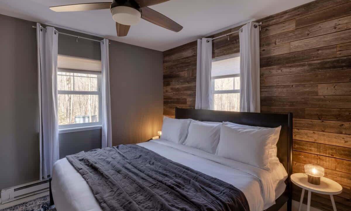 Photo of Bedroom in Roscoe
